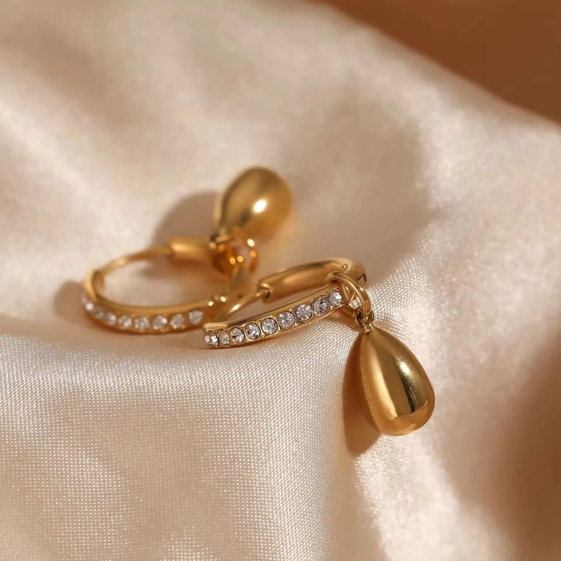 Shine Drop Earrings - Image 3